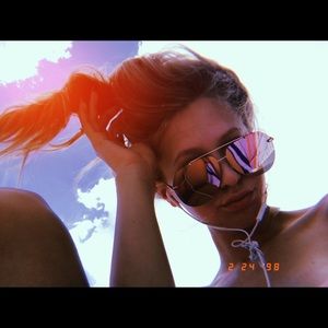 Meet your Posher, Olivia